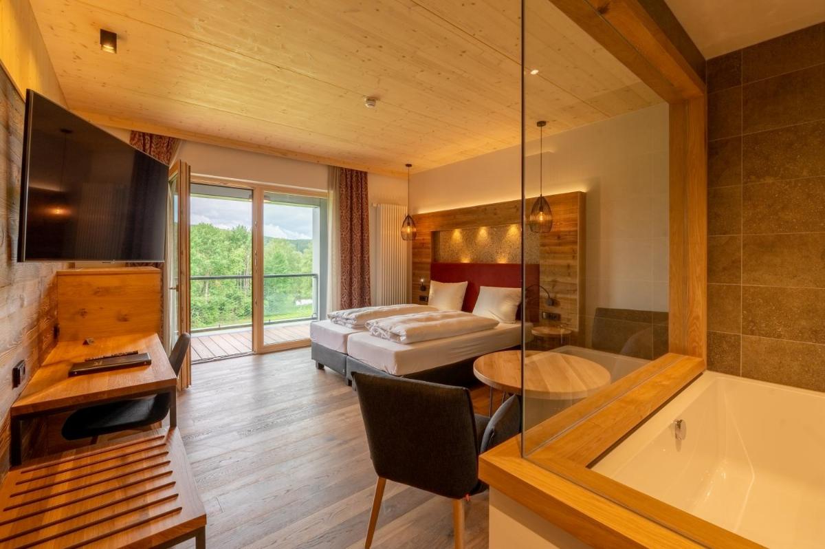 Landhotel Zum Goldenen Kreuz - Housity