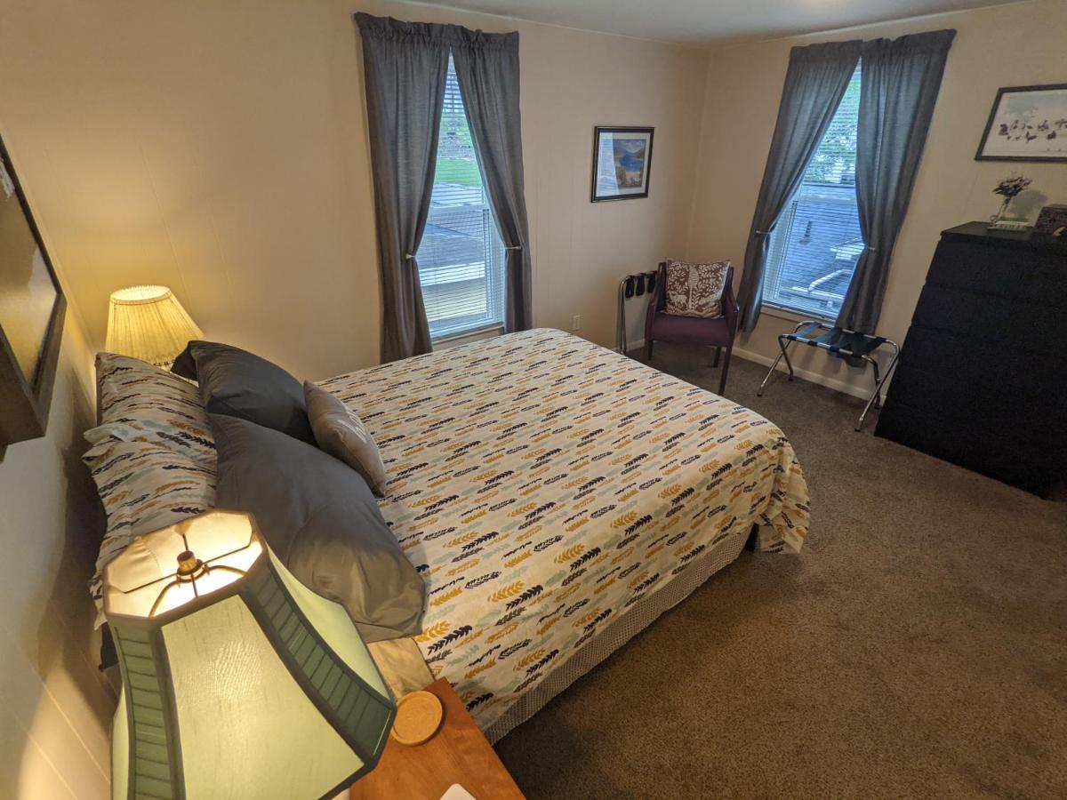 The Estate Loft in Downtown Milford - Housity