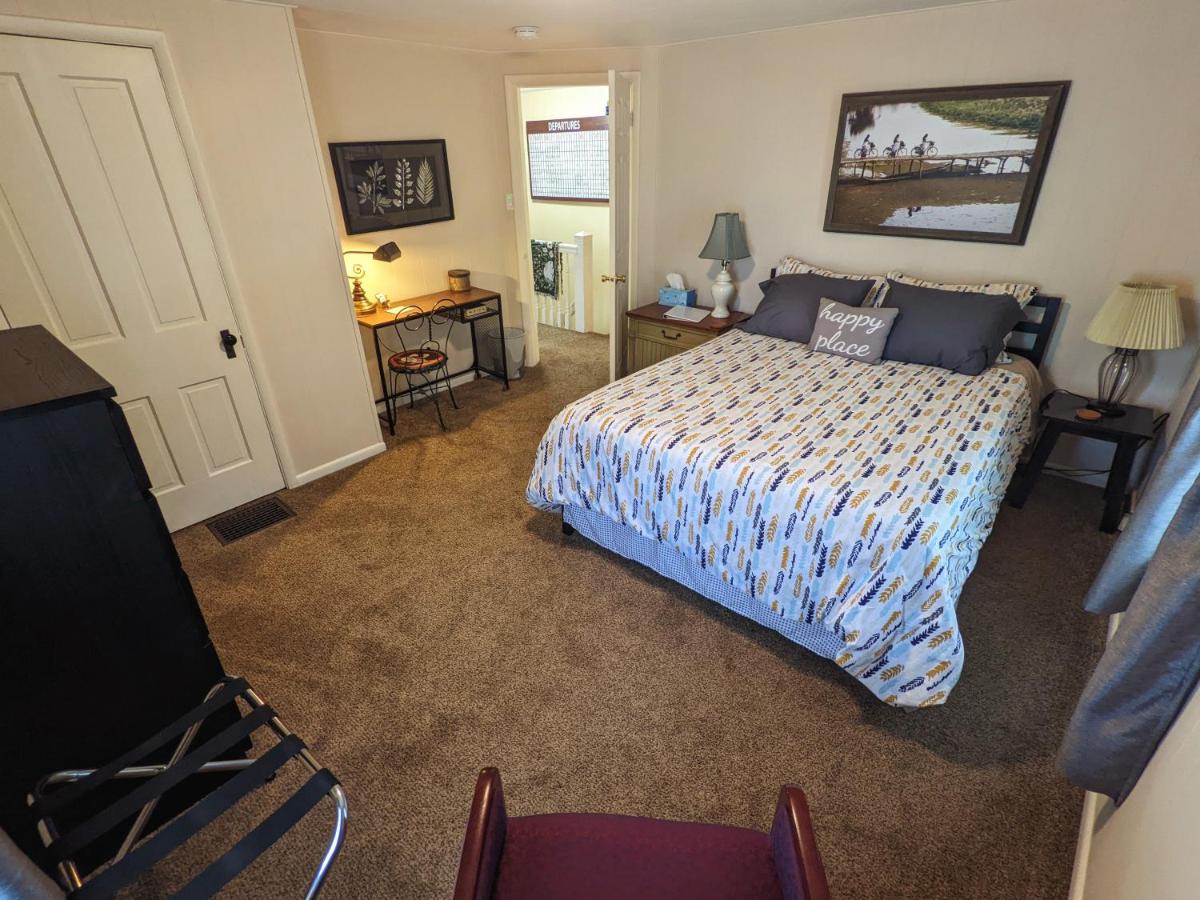 The Estate Loft in Downtown Milford - Housity