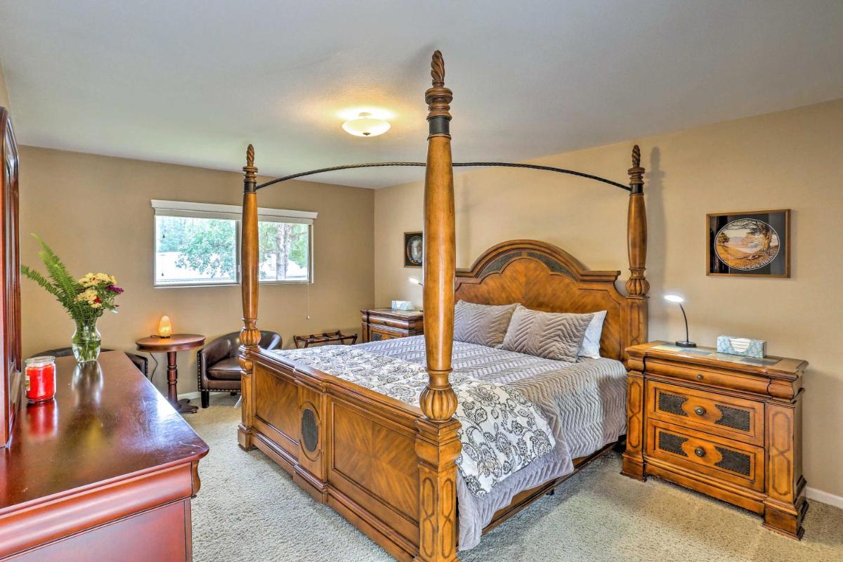 Shasta Lake Escape Near Redding with Fire Pit! - Housity
