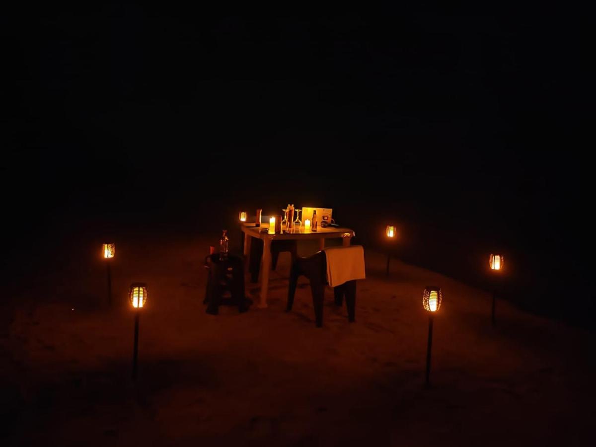 The Camp Club Beach Villa - Housity