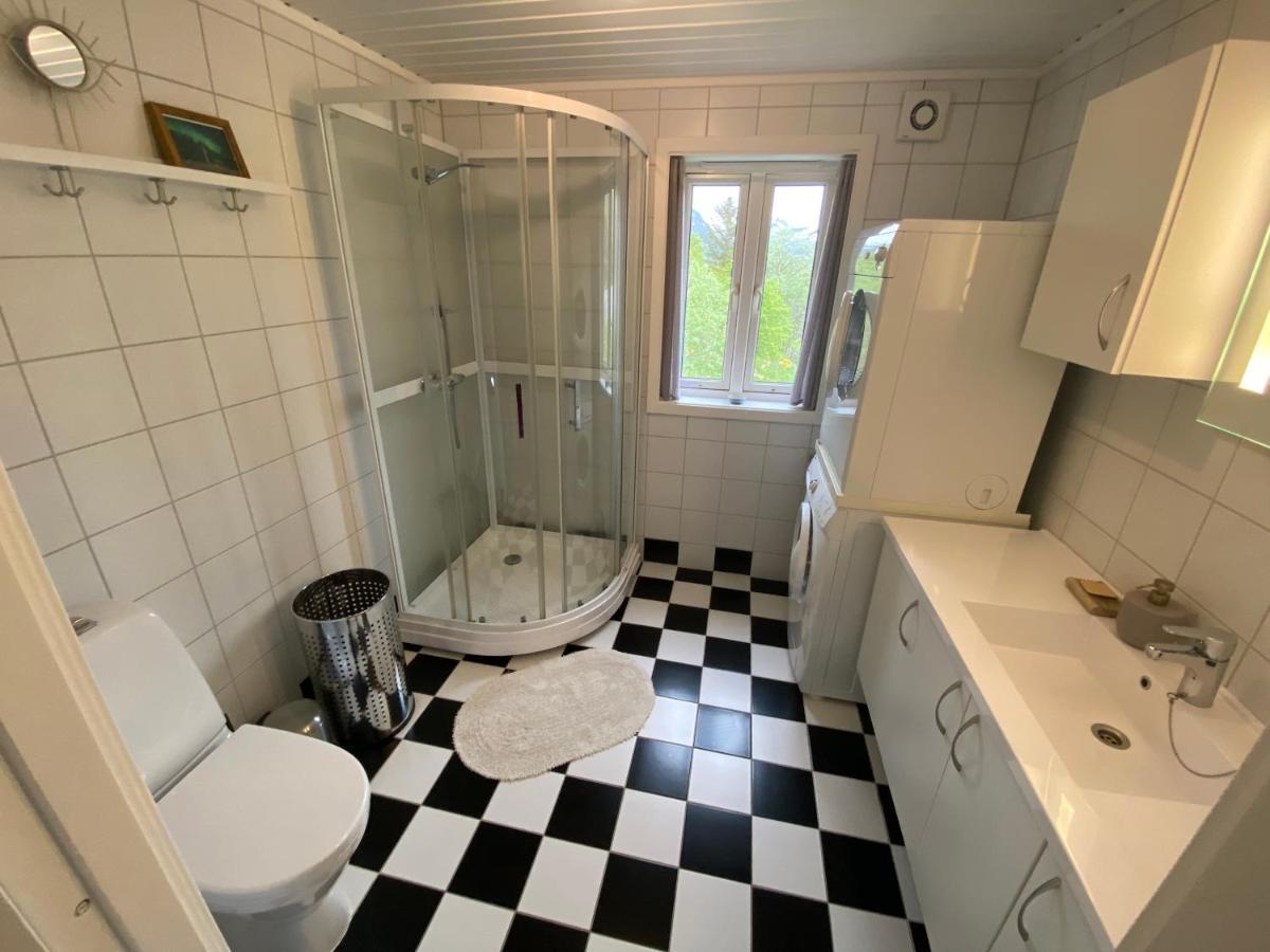 Wilderness House - Housity