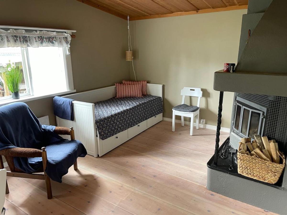 Authentic Dalarna Cottage right by the lake - Housity