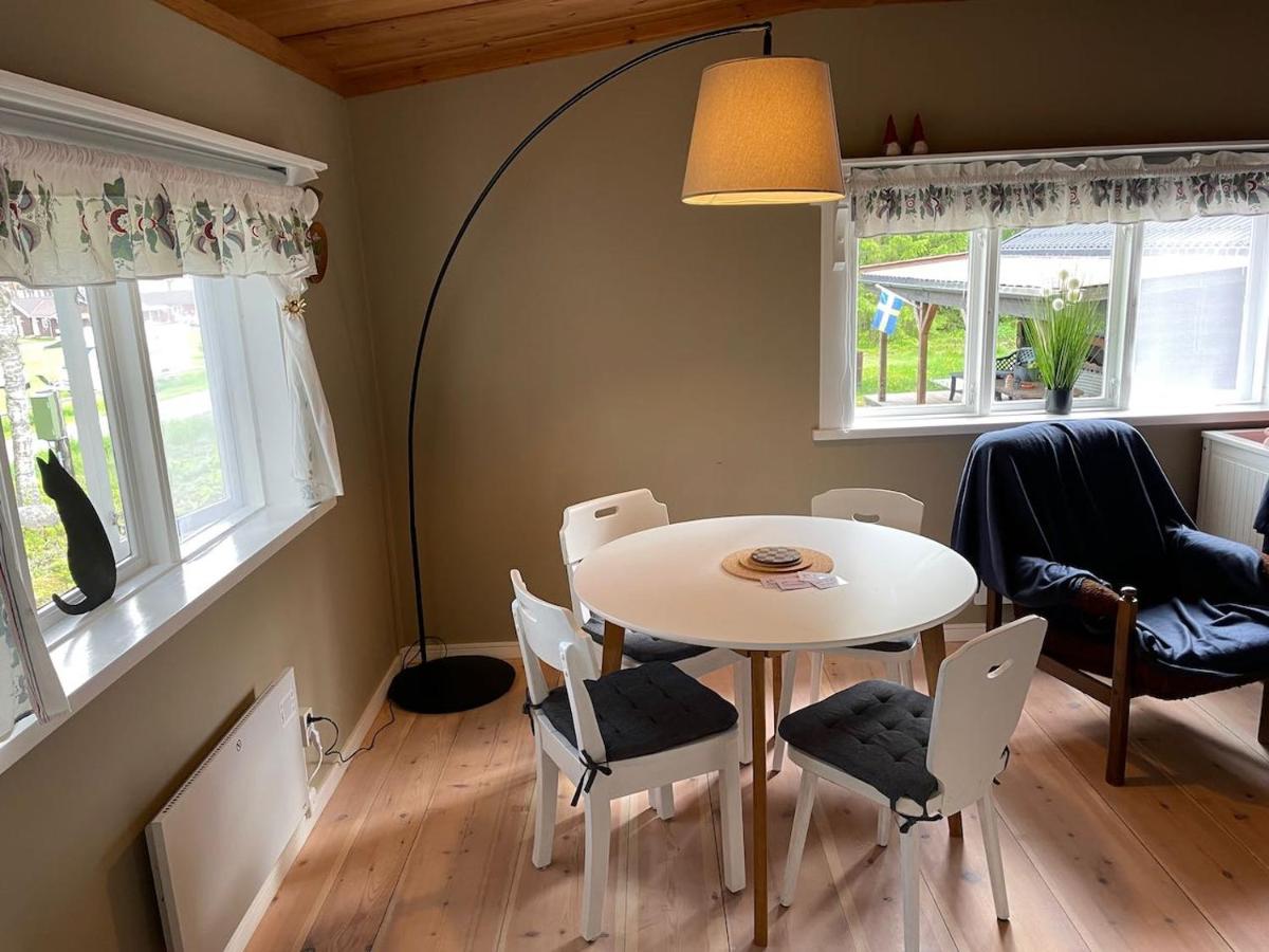 Authentic Dalarna Cottage right by the lake - Housity