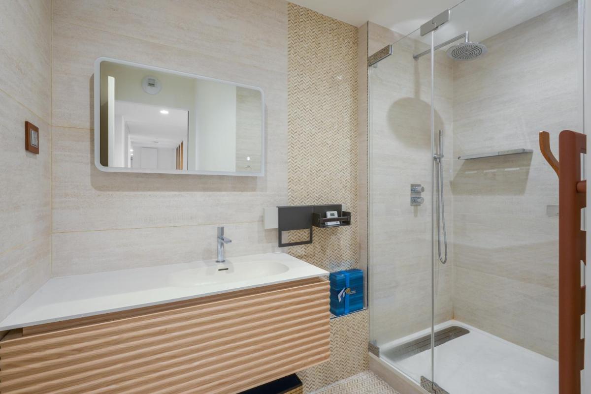 "La Corniche" Superbe appartement avec terrasse pour 7 pers à Marseille by Weekome - Hizvo