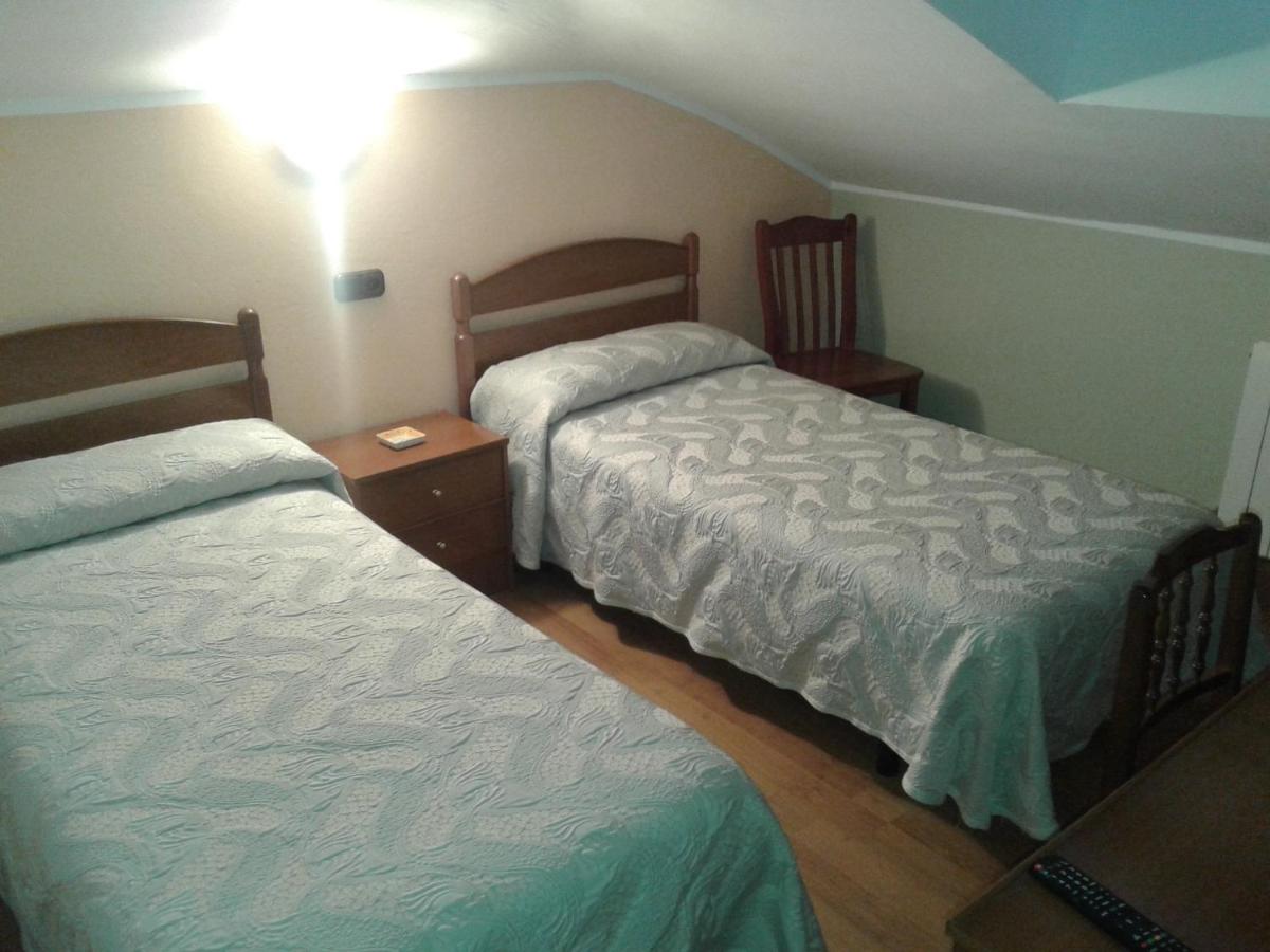Hostal Les Bedules - Housity
