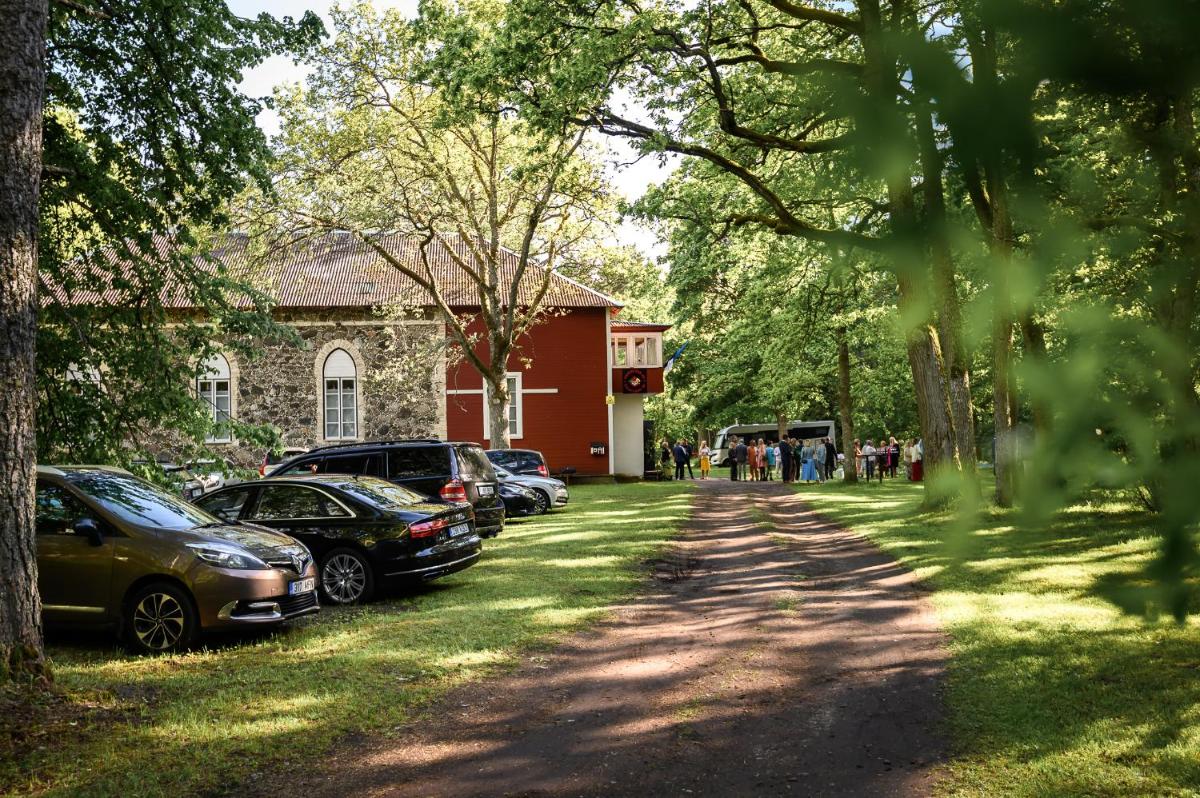UKI Puhkeküla - Housity