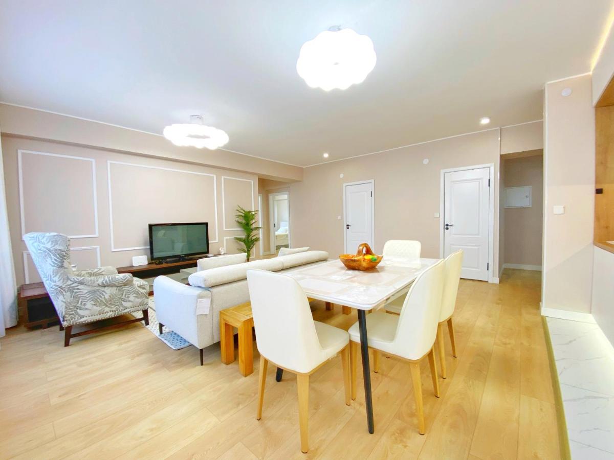 105m2 Central 3 BR new apartment w airport pickup - Housity