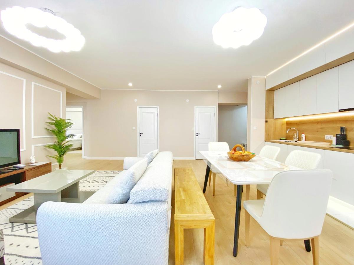 105m2 Central 3 BR new apartment w airport pickup - Housity