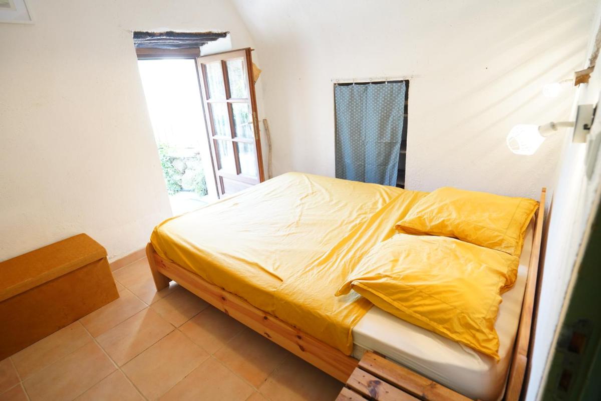 Typical house in the mountains, 10mn from the sea - Housity