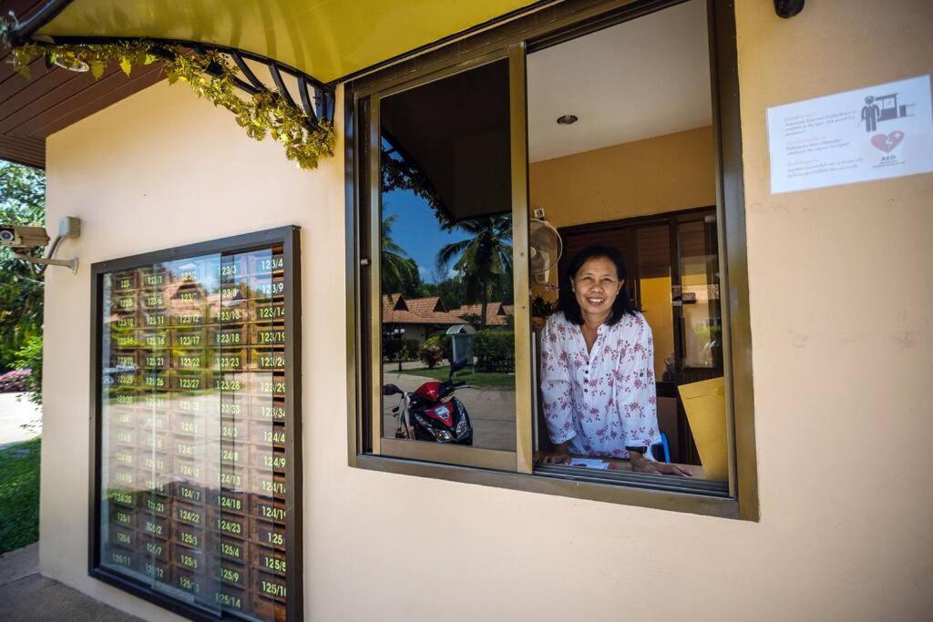 Family-friendly house, a few steps from the pool and close to the ocean. - Housity