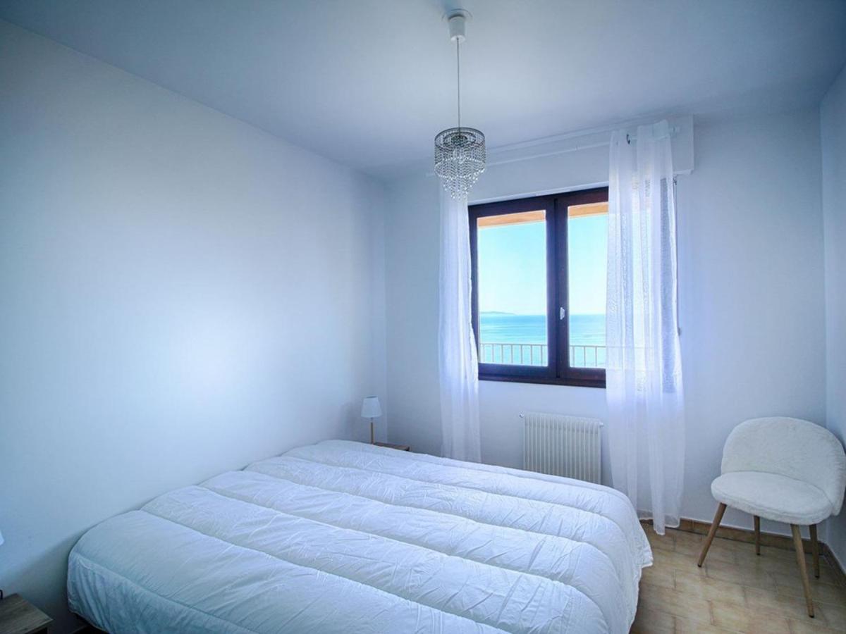 Appartement avec terrasse vue mer près du centre et plages, parking inclus - FR-1-61-594 - Housity