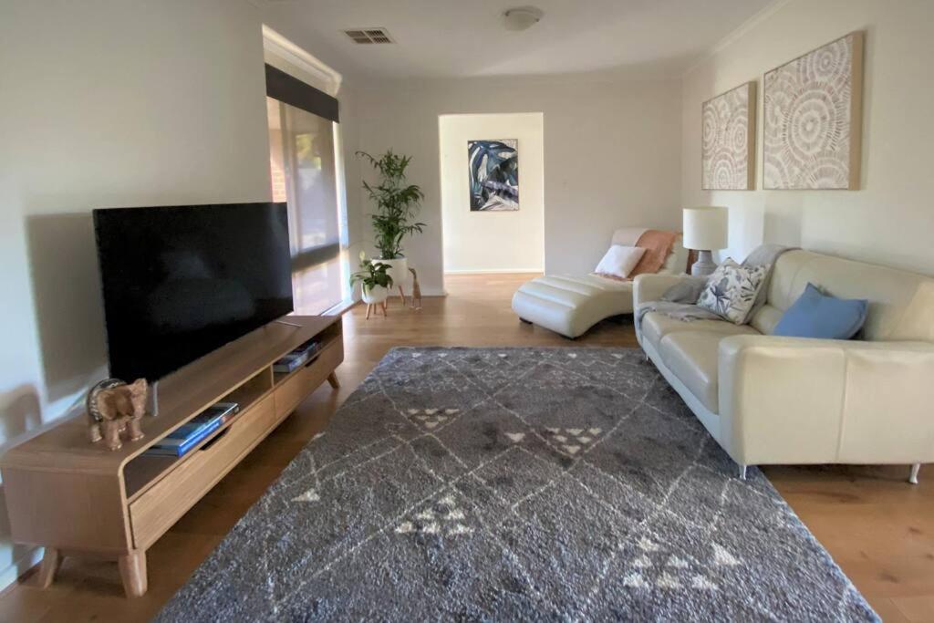 Suitetrails - FLAGSTAFF HOUSE – Entire Deluxe Hills Retreat