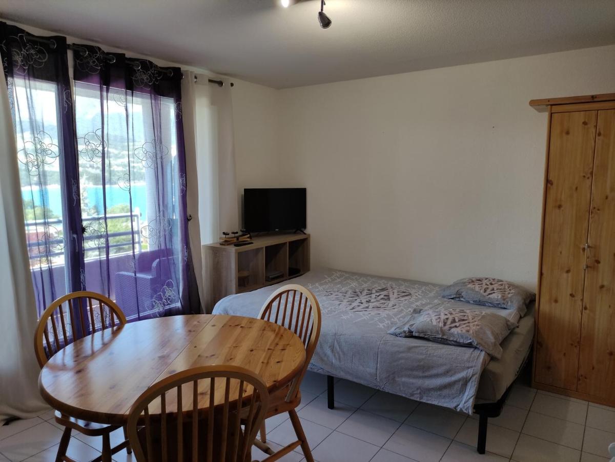 Studio vue sur lac et montagne - Housity