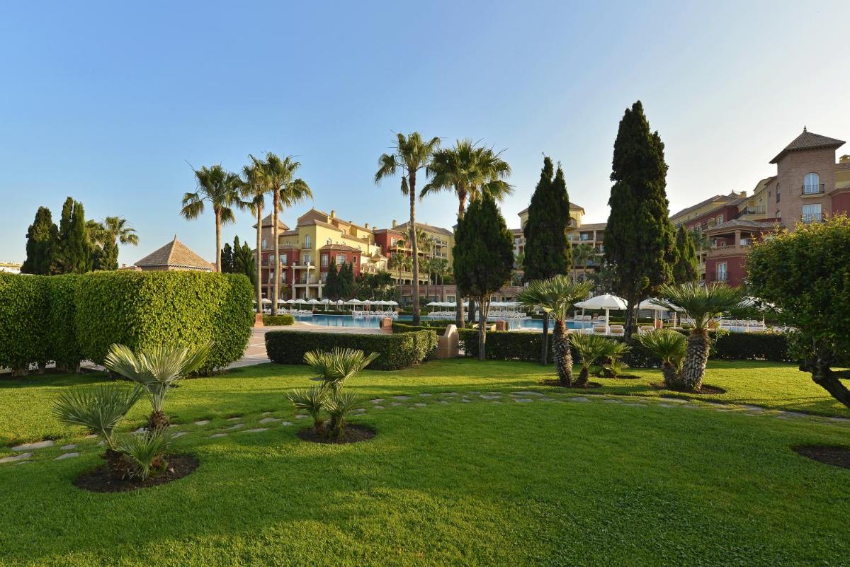 Jardín al aire libre en Iberostar Waves Málaga Playa