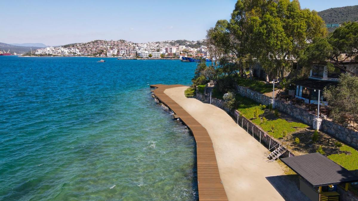 Roseira Beach Resort - Housity