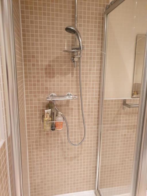 Beautiful ensuite room - Housity