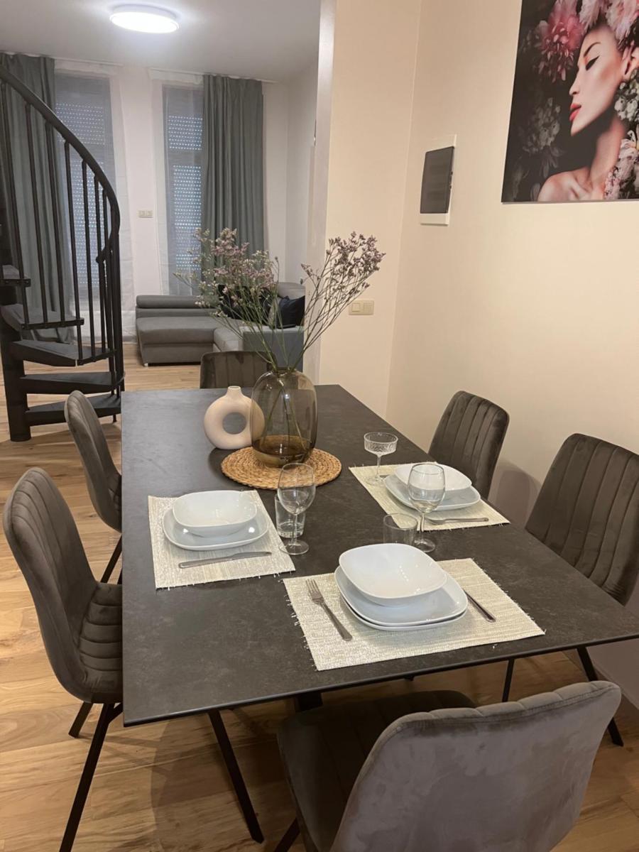 Exclusive two-level apartment with private terrace on the canal Brussels - Housity