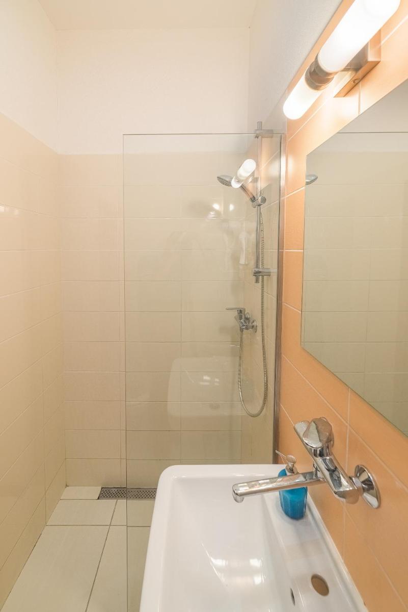 Dobrá škola u Jeníčka - Housity