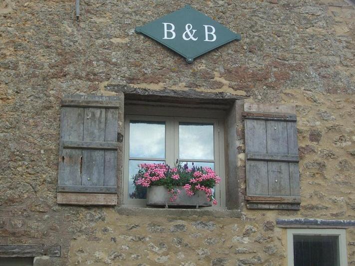 Lower Severalls Farmhouse - Housity