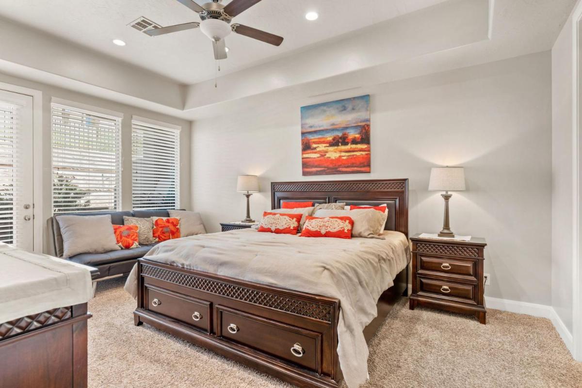 Coral Escape - Housity