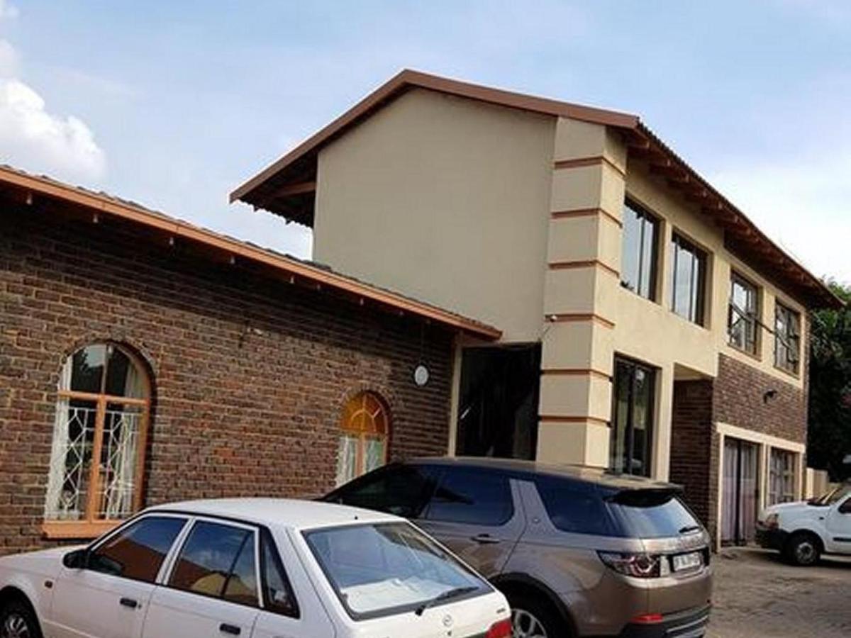 Garden Cottage - Housity