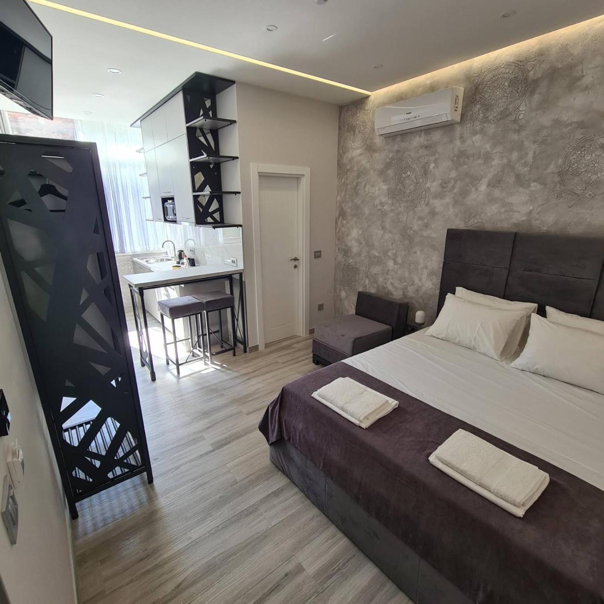 Up Apartments - Housity