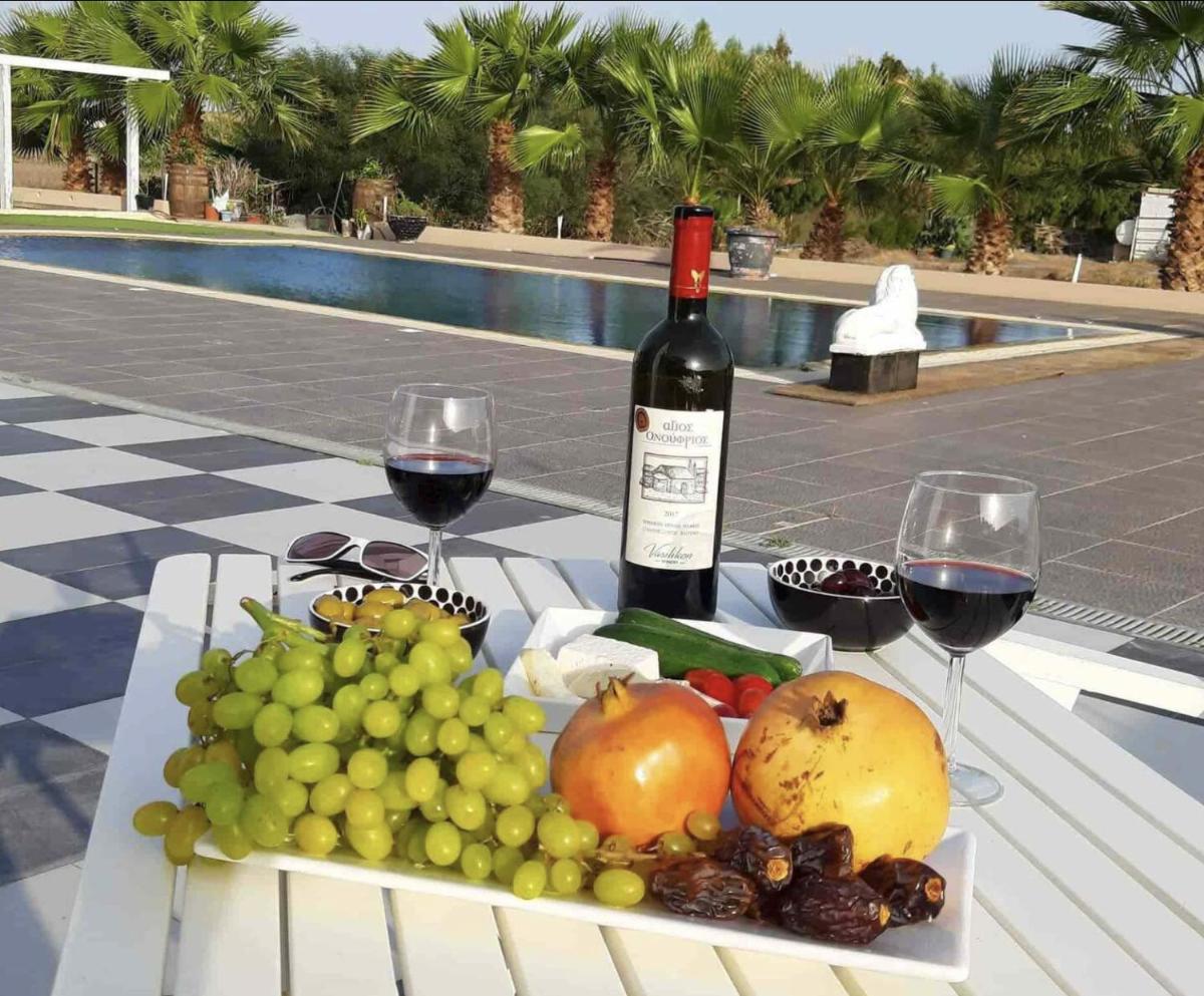 The Pervoli Studio - Pool - Close to Beach - Housity