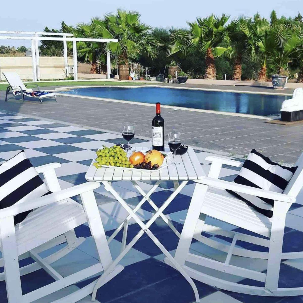 Suitetrails - The Pervoli Studio - Pool - Close to Beach