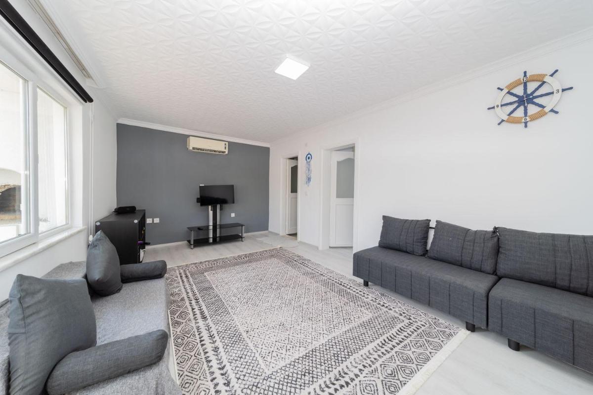 Serene House with Sea View and Muratpasa - Housity