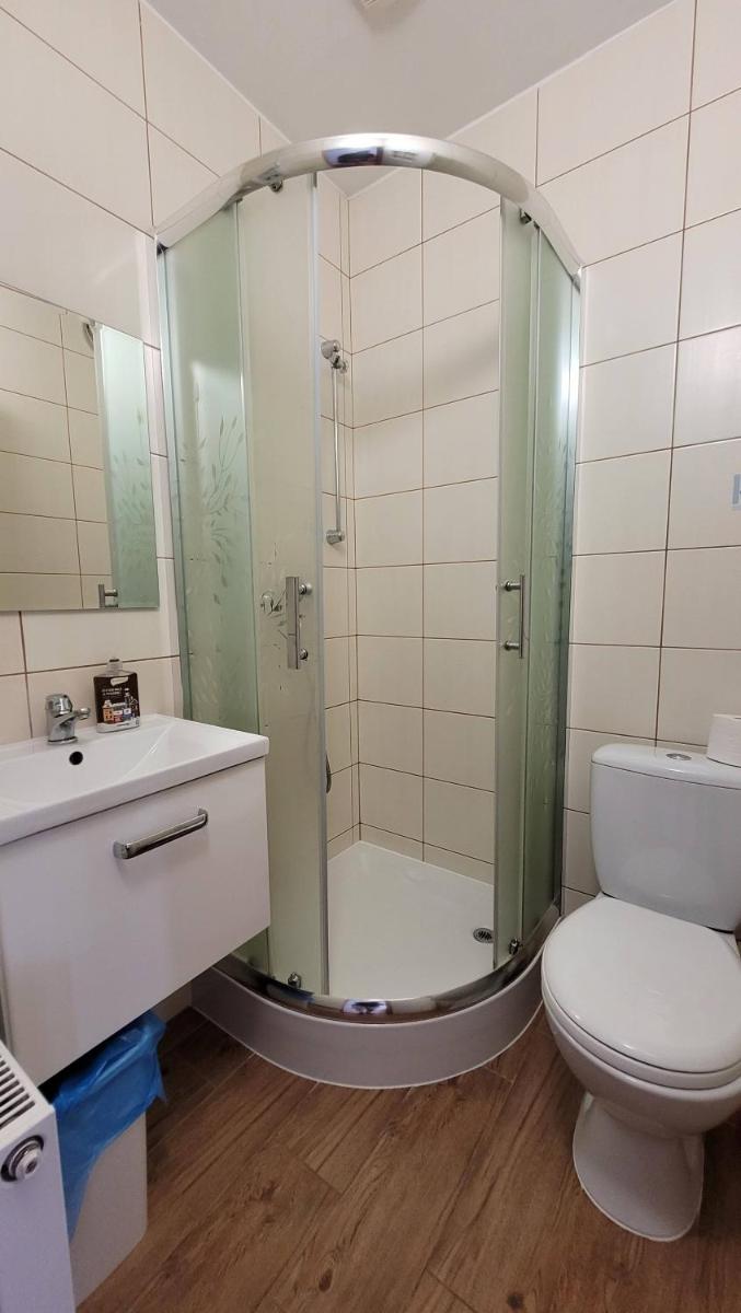 Pokoje Żabi Staw - Housity