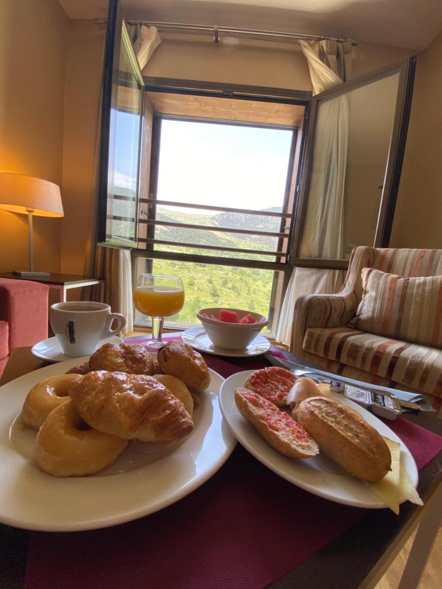 Comida en o cerca de este apartahotel