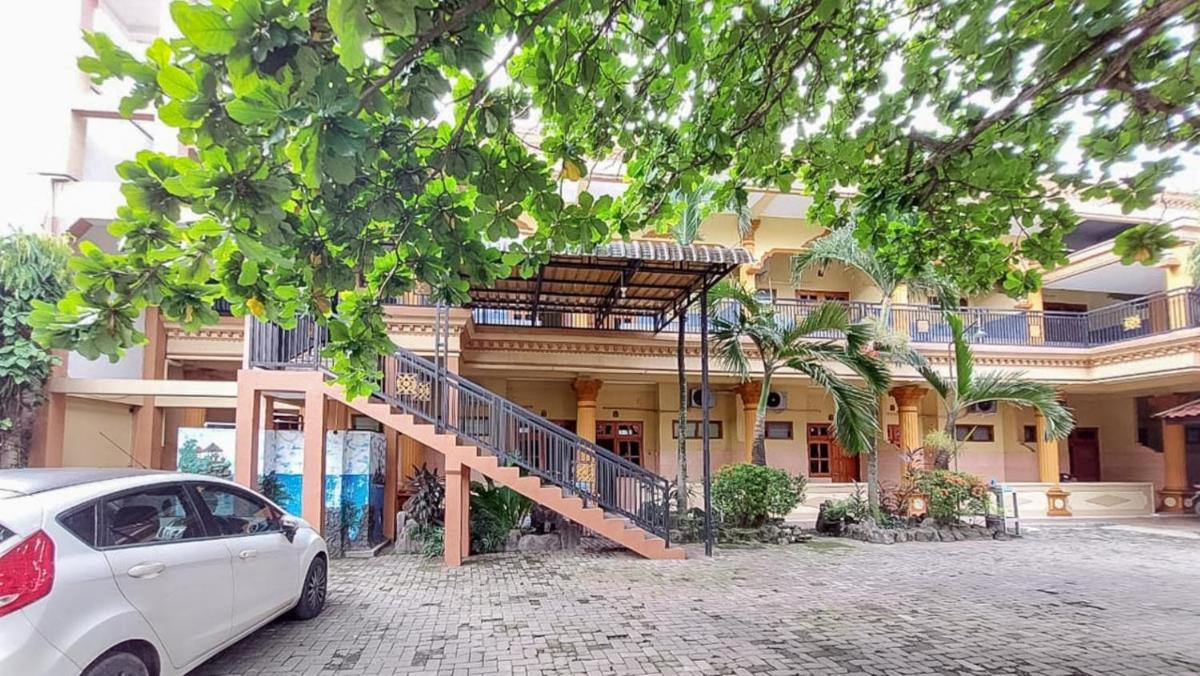 Hotel Shinta 1 near Stasiun Kertosono Mitra RedDoorz - Housity