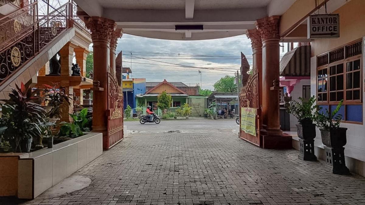 Hotel Shinta 1 near Stasiun Kertosono Mitra RedDoorz - Housity