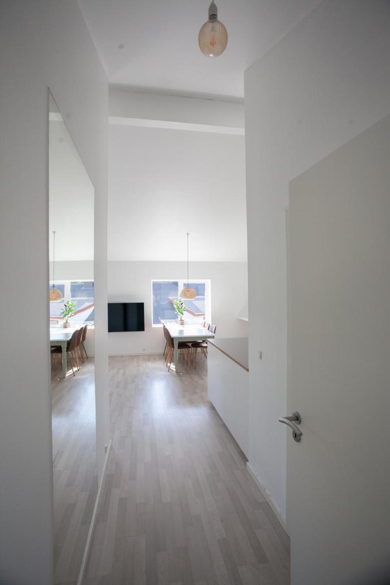 Stadium / Central / Park / Art Gallery - Housity