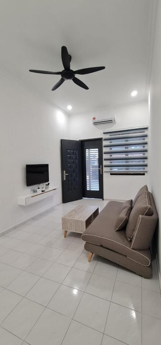 Voon 4 bedroom homestay Mersing - Hizvo