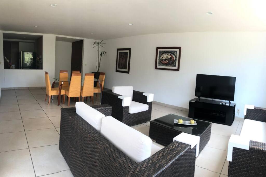 Departamento en Camelinas, amplio y cómodo. - Housity