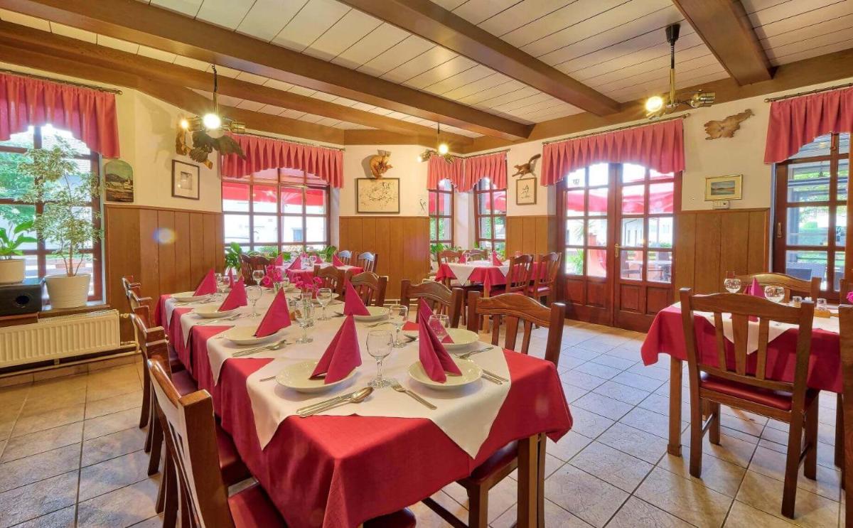 Prenočišča Miklavčič - Housity