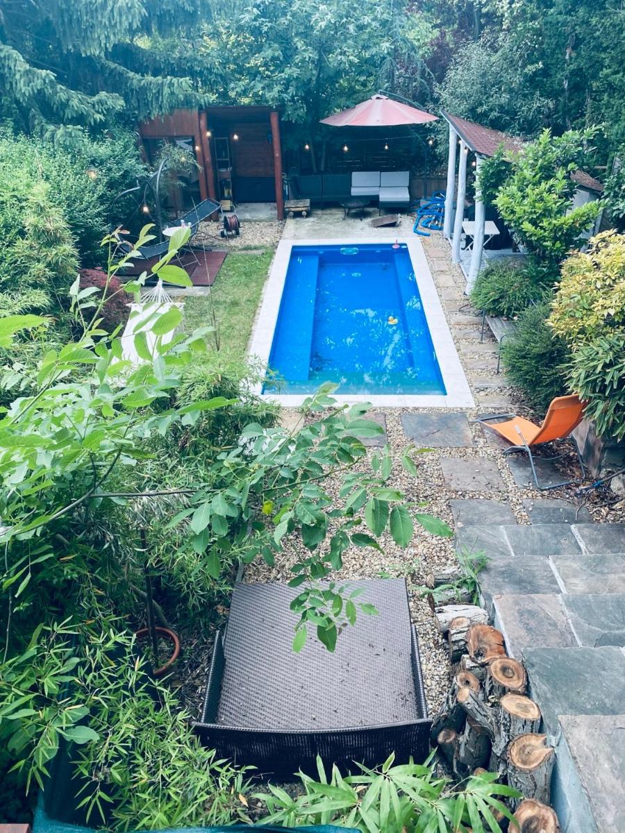 Modern house in central with pool - Housity