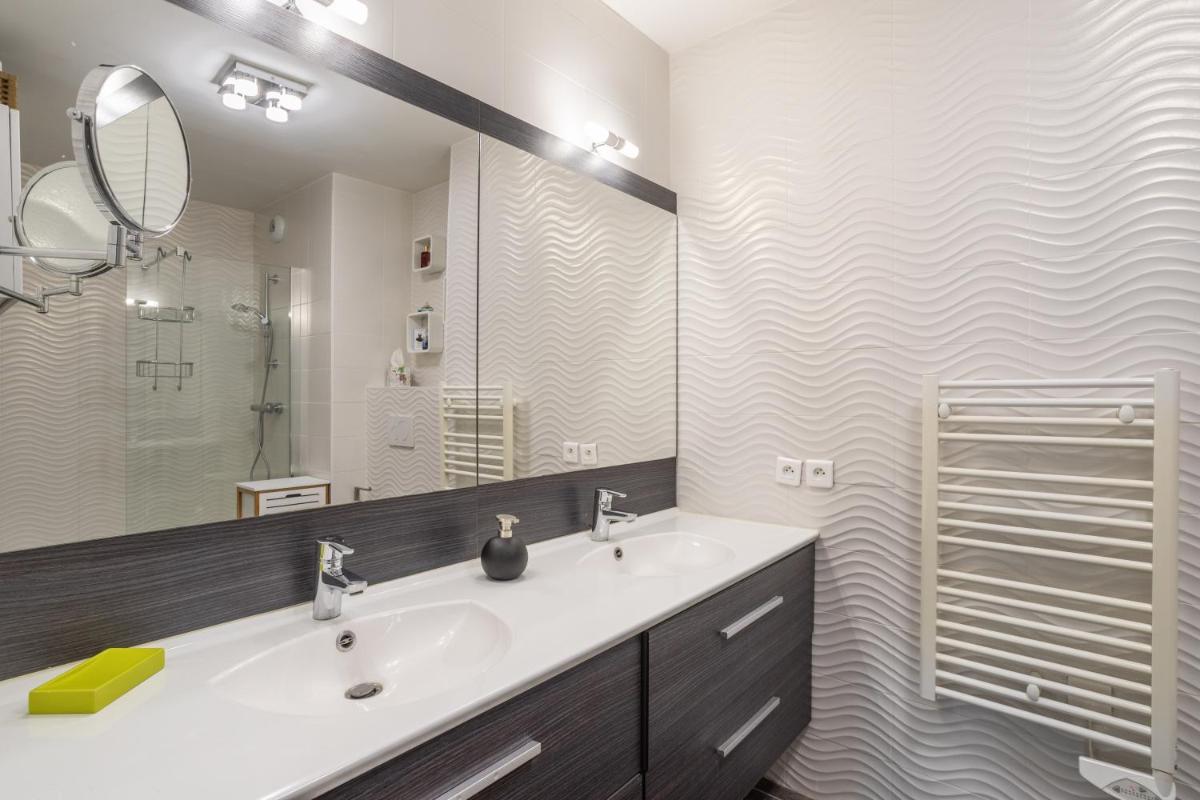 Suitetrails - ILLANKA - Appartement 3 chambres avec parking et terrasse proche gare