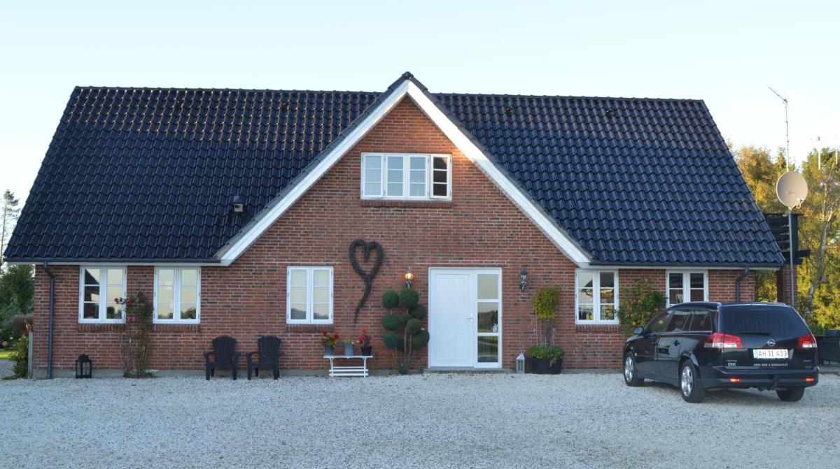 Give Bed & Breakfast - Housity