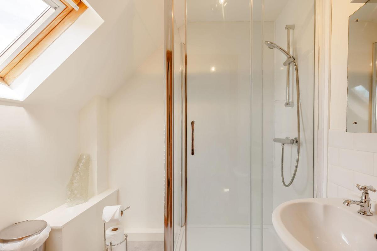Robin's Nest - Housity