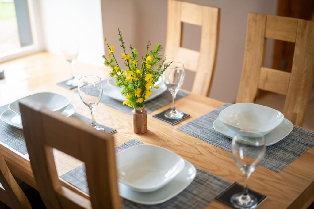 Cosy & rustic retreat - Woodland Cottage. - Housity