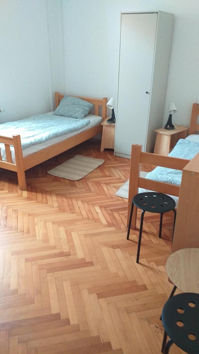 Tara's Hostel - Housity