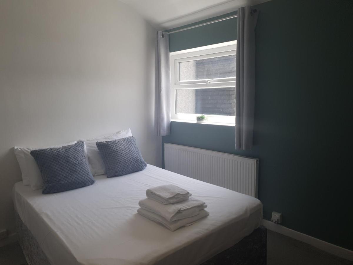 Cozy Crib - 1 Bed Studio - Housity