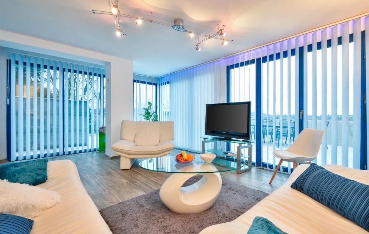 Gorgeous Home In Vrtlinovec With Sauna - Housity