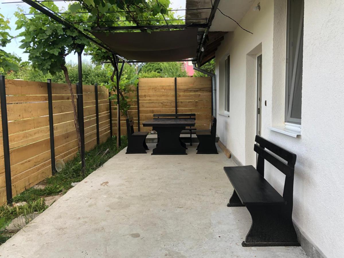 Art Fan Guest House - Housity