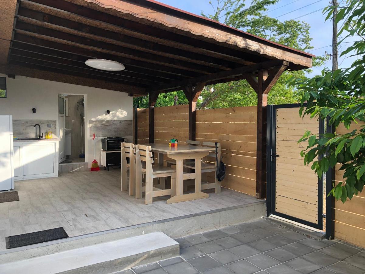 Art Fan Guest House - Housity