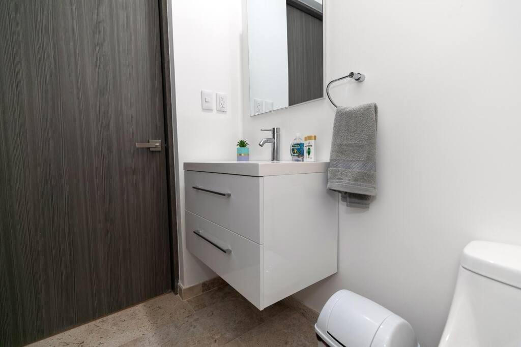 Luxury apartment in front of Acapulco Beach - Hizvo