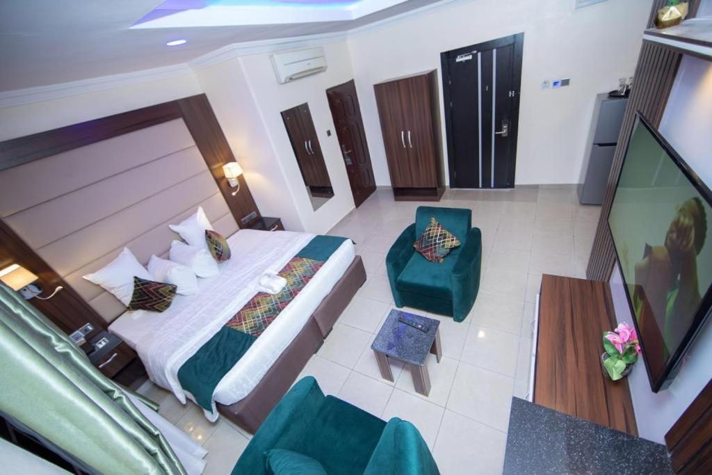 CLASS SUITES HOTELS & APARTMENTS - Abuja - Hizvo